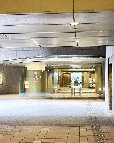 阪急大阪梅田駅からハービスホールへの行き方