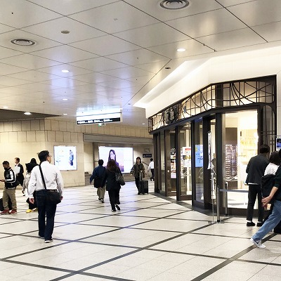 阪急大阪梅田駅から四つ橋線西梅田駅への乗り換え方法