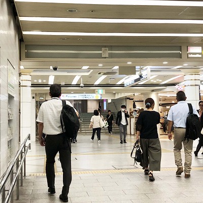 Transfer at Higashi-Umeda Station of the Subway Tanimachi Line to JR Kitashinchi Station