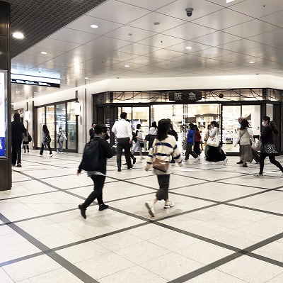 谷町線東梅田駅から四つ橋線西梅田駅への乗り換え方法