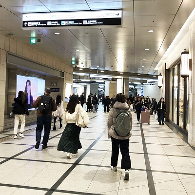 阪急大阪梅田駅から阪神百貨店への行き方