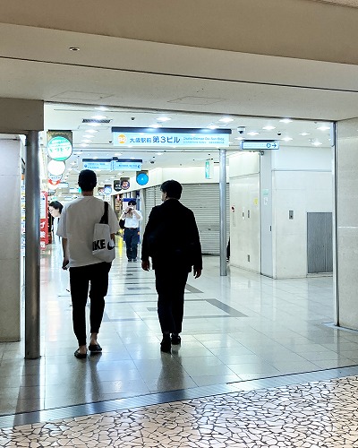JR大阪駅からローマ軒 大阪駅前第3ビル店への行き方