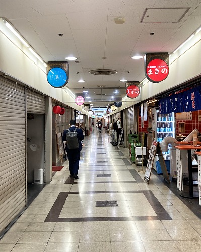 JR大阪駅からローマ軒 大阪駅前第3ビル店への行き方