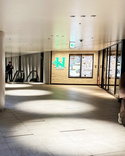 御堂筋線梅田駅から大阪駅前第4ビルへの行き方