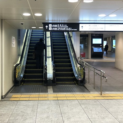 阪神大阪梅田駅から水の時計への行き方