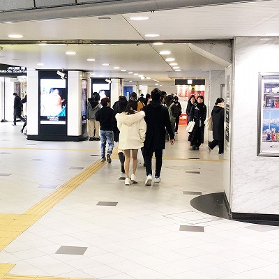 阪急大阪梅田駅から水の時計への行き方