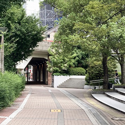 JR大阪駅からスタバTSUTAYA梅田MeRISE店への行き方